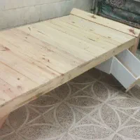 تخت چوبی یک نفره در حد نو