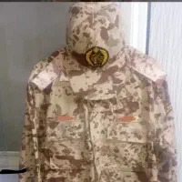 یک دست لباس سربازی