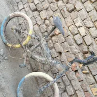 دوچرخه 16 سالم سالم مشکی هست خاک داره توی عکس|دوچرخه، اسکیت، اسکوتر|زابل, |دیوار