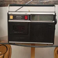 یک ظبط رادیو کاست مدل  SANYO