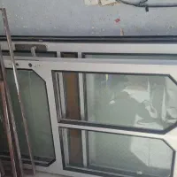 درب و چار چوب آلمینیوم سالم بدون پوسیدگی‌