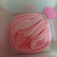 سرویس پیک‌نیک صورتی جنس عالی و یک عدد فرنچ پرس