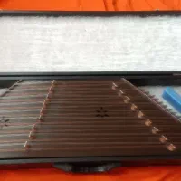 سنتور و پایه نگهدارنده سنتور