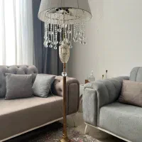 اباژور ایستاده
