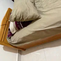 تخت خواب یک نفره همراه با تشک