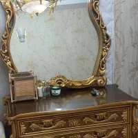 تخت خواب و میز سلطنتی