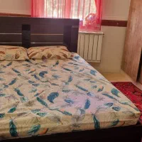 تخت خواب دونفره چوبی باتشک