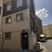 خانه کلنگی ۵۵ متر زمین سه طبقه شهرک صاحب الزمان