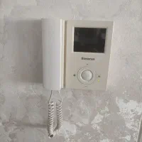 آیفون تصویری سه طبقه