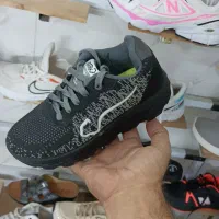 کفش والیبال رنگی