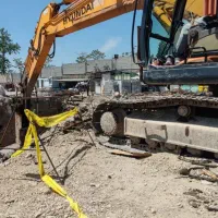 راننده بیل مکانیکی هستم