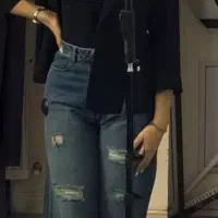 با لباس