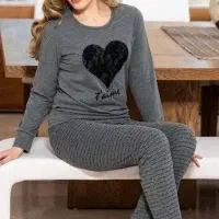 استخدام مدل خانم برای پوشاک زنانه