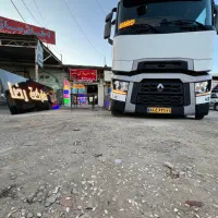 نیروی جوان در تابلوسازی حاتمی