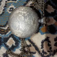 ساعت گردنبندی طرح پروانه قدیمی با ساعت دیجیتالی