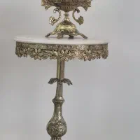 برنز شکلات خوری با میز
