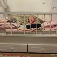 تخت و تشک نوزاد + کمد لباس