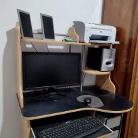 کامپیوتر همراه با تجهیزات