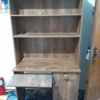 میز تحریر همراه با کتابخانه