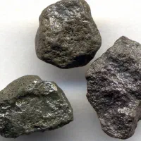 معامله و کارشناسی شهاب سنگ ها