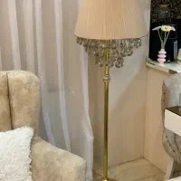 آباژور ایستاده گوشواره دار