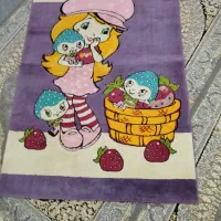 فرش اتاق خواب دختر توت فرنگی