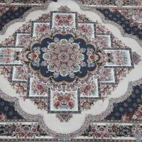 یک عدد فرش ۹ متری ۷۰۰ شانه