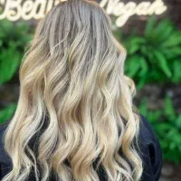 خدمات رنگ و لایت و احیا در منزل شما