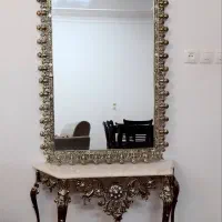 آینه کنسول و ویترین وساعت برنزایستاده