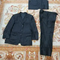 یک دست کت شلوار سالم