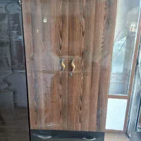 یک عدد کمد لباس و یه عدد کمد طبقه ای در حد نو