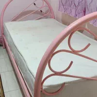 تخت یک نفره همراه با تشک