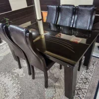 میز نهار خوری ۶ نفره همراه با شیشه