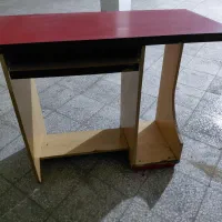 میز کامپیوتر کارکرده