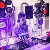 اجرای حرفه ای دیجی dj مراسمات با اجرای زنده گیتار