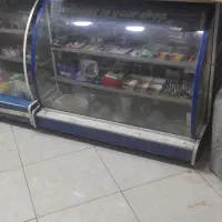 دوعدد ویترین و یک عدد استند بادام و...