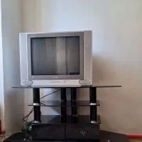 تلویزیون و میز تلویزیون