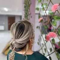 تخفیفات ویژه کلیه ی خدمات آرایشی و زیبایی|خدمات آرایشگری و زیبایی|صدرا-فارس, فاز ۱|دیوار