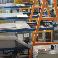 اپراتور تزریق پلاستیک وتزریق کار حرفه ای