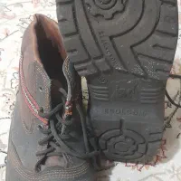 یک جفت کفش کارسایز۴۴ نو