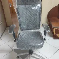 میز و صندلی مدیریتی کاملاً نو|دفتر کار|شیراز, سینما سعدی|دیوار