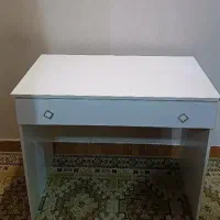 میز تحریر در حد نو