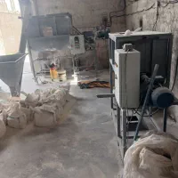 به چند نفر کارگر ساده جهت کار در انبار تولید چسب