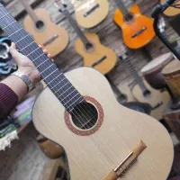 گیتار یاماها والنسیا دیاموند