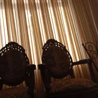 پرده به طول چهار متر هست