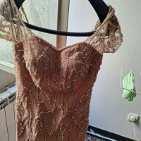 پیراهن مجلسی|لباس|تهران, دبستان|دیوار