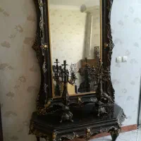 آینه و کنسول و شمعدان