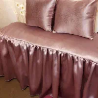 کاناپه ی چوبی در حد نو