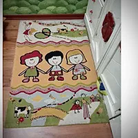 فرش اتاق کودک برند پاتریس بسیار نو.یک در یک و نیم