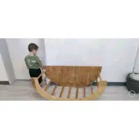 ننو چوبی و میز تحریر
